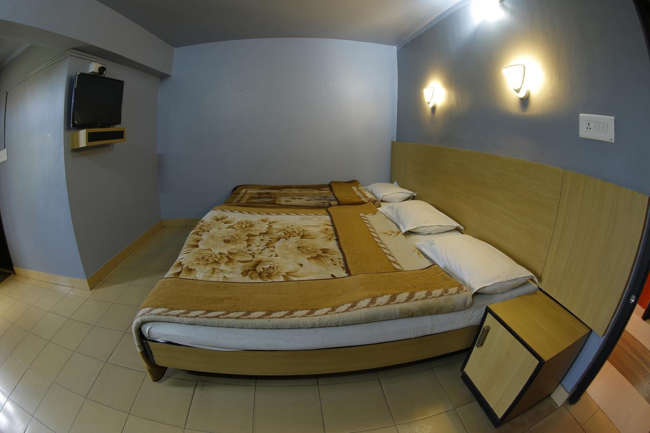 Hotel City Palace Ooty Esterno foto